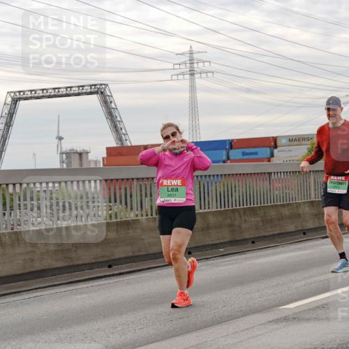 03.10.2025 - Köhlbrandbrückenlauf Michael Burmester http://msf.ph/oto/9161961 03.10.2025 16:02:45 Position 3 8831, 7406 meine-sportfotos.de