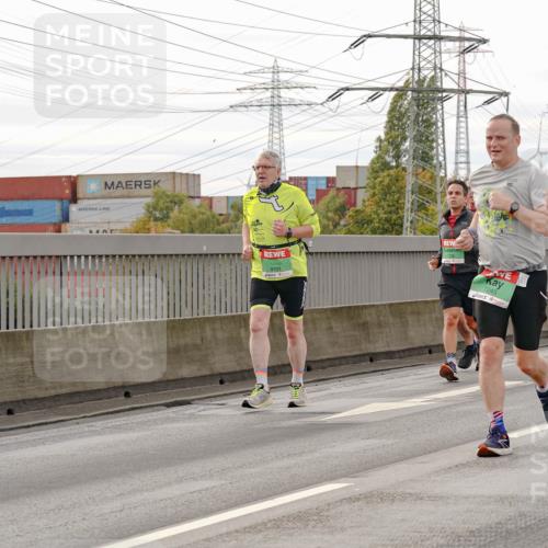 03.10.2025 - Köhlbrandbrückenlauf Michael Burmester http://msf.ph/oto/9161982 03.10.2025 16:02:54 Position 3 9701, 7243, 9350 meine-sportfotos.de