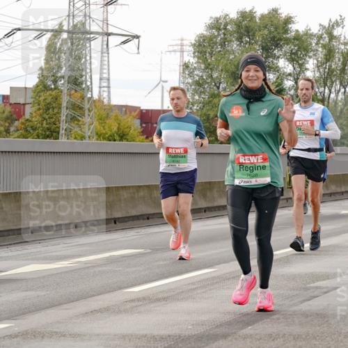 03.10.2025 - Köhlbrandbrückenlauf Michael Burmester http://msf.ph/oto/9161997 03.10.2025 16:02:59 Position 3 5, 8182, 7628, 258 meine-sportfotos.de