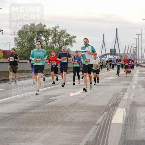 03.10.2025 - Köhlbrandbrückenlauf Michael Burmester http://msf.ph/oto/9162005 03.10.2025 16:03:02 Position 3 2, 33 meine-sportfotos.de