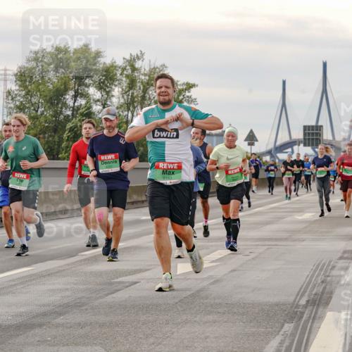 03.10.2025 - Köhlbrandbrückenlauf Michael Burmester http://msf.ph/oto/9162011 03.10.2025 16:03:04 Position 3 7617, 9163 meine-sportfotos.de