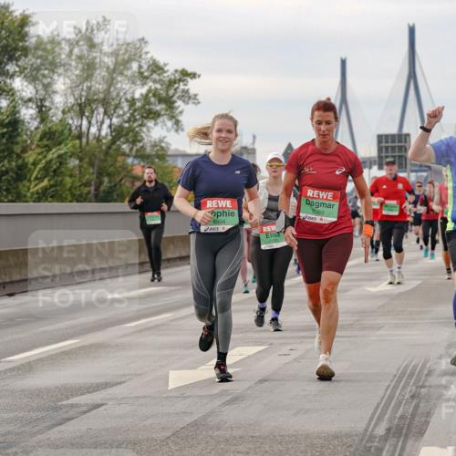 03.10.2025 - Köhlbrandbrückenlauf Michael Burmester http://msf.ph/oto/9162027 03.10.2025 16:03:10 Position 3 8504, 9069, 2018, 9134 meine-sportfotos.de