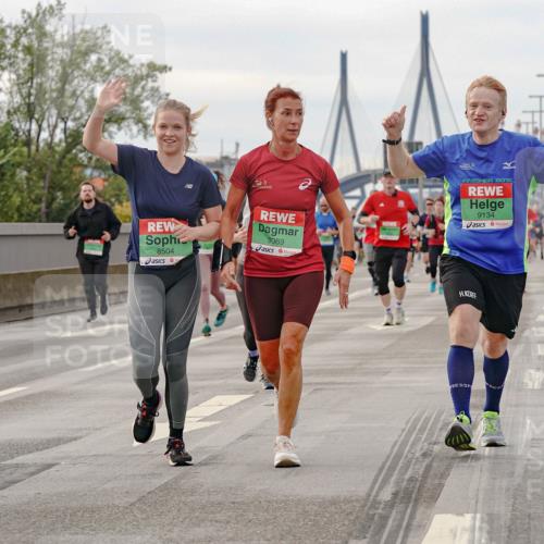 03.10.2025 - Köhlbrandbrückenlauf Michael Burmester http://msf.ph/oto/9162030 03.10.2025 16:03:11 Position 3 8504, 9069, 2016, 9134 meine-sportfotos.de