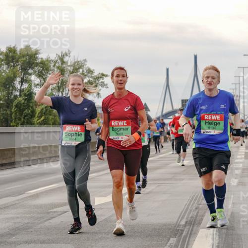 03.10.2025 - Köhlbrandbrückenlauf Michael Burmester http://msf.ph/oto/9162035 03.10.2025 16:03:12 Position 3 8504, 9069, 2016, 9134, 5 meine-sportfotos.de