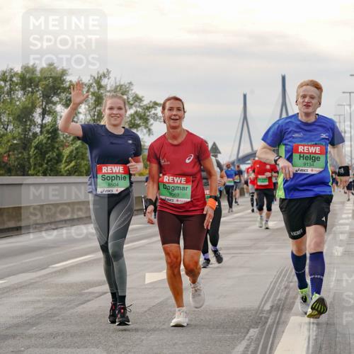 03.10.2025 - Köhlbrandbrückenlauf Michael Burmester http://msf.ph/oto/9162036 03.10.2025 16:03:12 Position 3 8504, 9069, 2016, 9134 meine-sportfotos.de