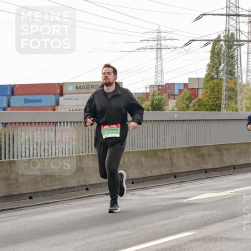 03.10.2025 - Köhlbrandbrückenlauf Michael Burmester http://msf.ph/oto/9162059 03.10.2025 16:03:21 Position 3 8157, 8457 meine-sportfotos.de