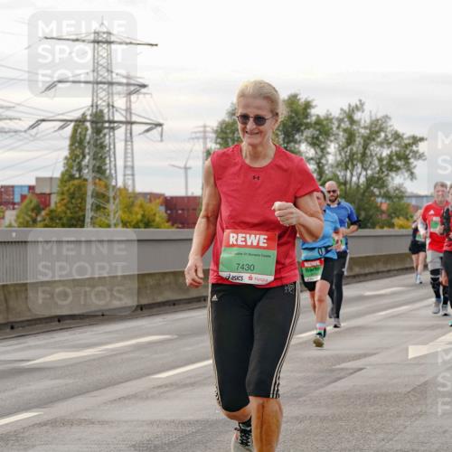 03.10.2025 - Köhlbrandbrückenlauf Michael Burmester http://msf.ph/oto/9162067 03.10.2025 16:03:23 Position 3 2, 7430 meine-sportfotos.de