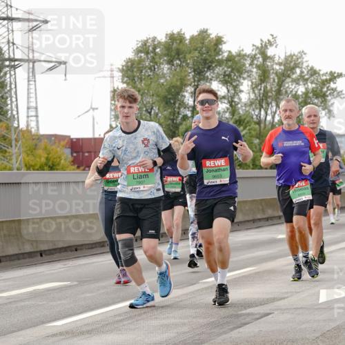 03.10.2025 - Köhlbrandbrückenlauf Michael Burmester http://msf.ph/oto/9162083 03.10.2025 16:03:31 Position 3 7907, 9653, 8899, 8898 meine-sportfotos.de