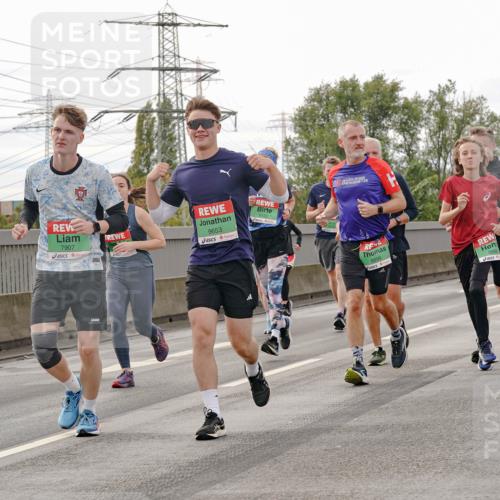 03.10.2025 - Köhlbrandbrückenlauf Michael Burmester http://msf.ph/oto/9162092 03.10.2025 16:03:33 Position 3 7907, 9653, 8899 meine-sportfotos.de