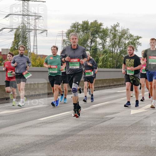 03.10.2025 - Köhlbrandbrückenlauf Michael Burmester http://msf.ph/oto/9162117 03.10.2025 16:03:41 Position 3 8277, 9722 meine-sportfotos.de