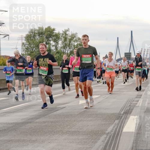 03.10.2025 - Köhlbrandbrückenlauf Michael Burmester http://msf.ph/oto/9162123 03.10.2025 16:03:43 Position 3 277, 7987, 9722 meine-sportfotos.de