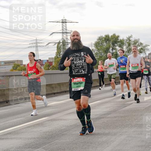 03.10.2025 - Köhlbrandbrückenlauf Michael Burmester http://msf.ph/oto/9162146 03.10.2025 16:03:51 Position 3 9056 meine-sportfotos.de