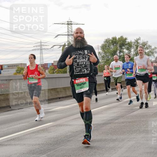 03.10.2025 - Köhlbrandbrückenlauf Michael Burmester http://msf.ph/oto/9162147 03.10.2025 16:03:51 Position 3 9056 meine-sportfotos.de