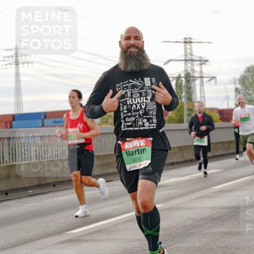 03.10.2025 - Köhlbrandbrückenlauf Michael Burmester http://msf.ph/oto/9162153 03.10.2025 16:03:52 Position 3 9056 meine-sportfotos.de