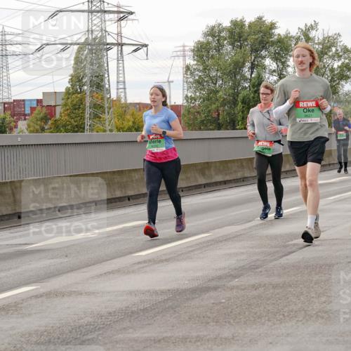 03.10.2025 - Köhlbrandbrückenlauf Michael Burmester http://msf.ph/oto/9162243 03.10.2025 16:04:20 Position 3 8092, 9621, 9622 meine-sportfotos.de