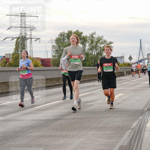 03.10.2025 - Köhlbrandbrückenlauf Michael Burmester http://msf.ph/oto/9162245 03.10.2025 16:04:21 Position 3 9621, 9622 meine-sportfotos.de
