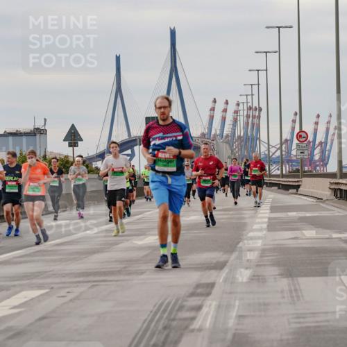 03.10.2025 - Köhlbrandbrückenlauf Michael Burmester http://msf.ph/oto/9162264 03.10.2025 16:04:29 Position 3 12, 5 meine-sportfotos.de