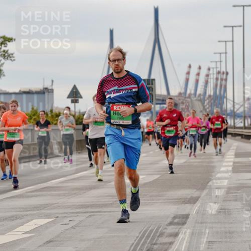 03.10.2025 - Köhlbrandbrückenlauf Michael Burmester http://msf.ph/oto/9162267 03.10.2025 16:04:30 Position 3 7869 meine-sportfotos.de