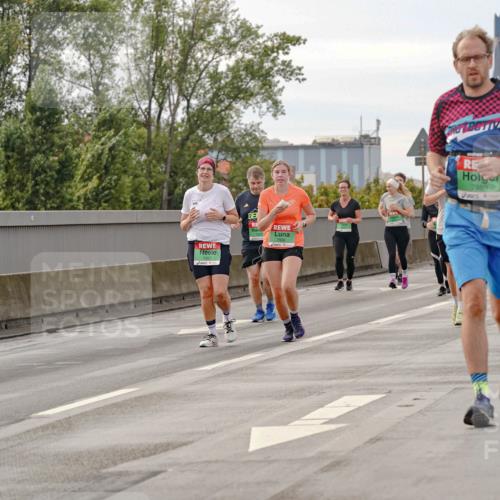 03.10.2025 - Köhlbrandbrückenlauf Michael Burmester http://msf.ph/oto/9162268 03.10.2025 16:04:31 Position 3 7377, 7930, 7869 meine-sportfotos.de
