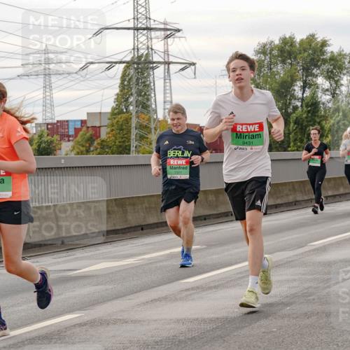 03.10.2025 - Köhlbrandbrückenlauf Michael Burmester http://msf.ph/oto/9162285 03.10.2025 16:04:39 Position 3 7930, 7377, 9431 meine-sportfotos.de