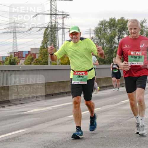 03.10.2025 - Köhlbrandbrückenlauf Michael Burmester http://msf.ph/oto/9162309 03.10.2025 16:04:49 Position 3 8845, 8615, 8810 meine-sportfotos.de