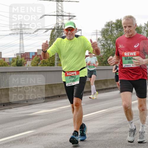 03.10.2025 - Köhlbrandbrückenlauf Michael Burmester http://msf.ph/oto/9162312 03.10.2025 16:04:49 Position 3 8845, 8615, 8810 meine-sportfotos.de