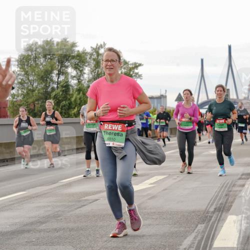 03.10.2025 - Köhlbrandbrückenlauf Michael Burmester http://msf.ph/oto/9162316 03.10.2025 16:04:50 Position 3 615, 8810 meine-sportfotos.de