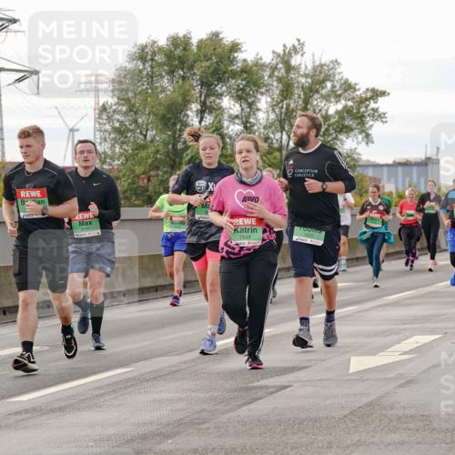 03.10.2025 - Köhlbrandbrückenlauf Michael Burmester http://msf.ph/oto/9162341 03.10.2025 16:05:01 Position 3 9245, 8141, 7649, 7622 meine-sportfotos.de