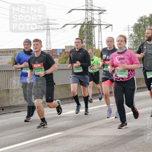 03.10.2025 - Köhlbrandbrückenlauf Michael Burmester http://msf.ph/oto/9162344 03.10.2025 16:05:03 Position 3 9548, 8141, 7945, 7649, 7622 meine-sportfotos.de