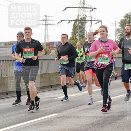 03.10.2025 - Köhlbrandbrückenlauf Michael Burmester http://msf.ph/oto/9162346 03.10.2025 16:05:03 Position 3 48, 7945, 814, 8054, 7649, 7622 meine-sportfotos.de
