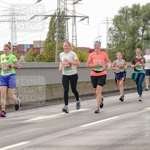 03.10.2025 - Köhlbrandbrückenlauf Michael Burmester http://msf.ph/oto/9162353 03.10.2025 16:05:06 Position 3 8181, 8017, 8006 meine-sportfotos.de