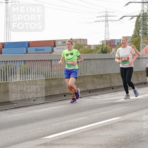 03.10.2025 - Köhlbrandbrückenlauf Michael Burmester http://msf.ph/oto/9162356 03.10.2025 16:05:07 Position 3 8190, 8181, 8017 meine-sportfotos.de