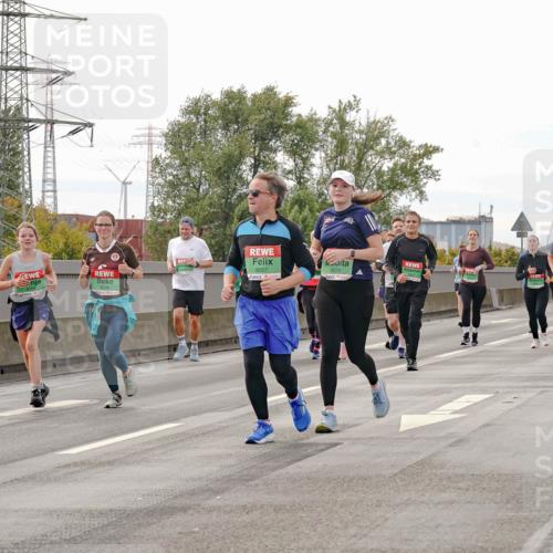 03.10.2025 - Köhlbrandbrückenlauf Michael Burmester http://msf.ph/oto/9162358 03.10.2025 16:05:08 Position 3 9308, 8007, 8079 meine-sportfotos.de