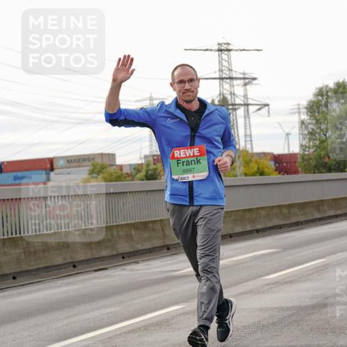 03.10.2025 - Köhlbrandbrückenlauf Michael Burmester http://msf.ph/oto/9162397 03.10.2025 16:05:21 Position 3 8997 meine-sportfotos.de