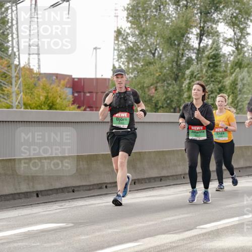 03.10.2025 - Köhlbrandbrückenlauf Michael Burmester http://msf.ph/oto/9162406 03.10.2025 16:05:25 Position 3 8062, 8117, 8173 meine-sportfotos.de
