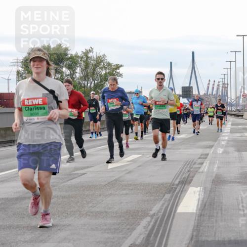 03.10.2025 - Köhlbrandbrückenlauf Michael Burmester http://msf.ph/oto/9162440 03.10.2025 16:05:35 Position 3 8098 meine-sportfotos.de