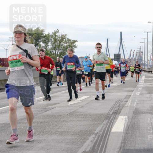 03.10.2025 - Köhlbrandbrückenlauf Michael Burmester http://msf.ph/oto/9162441 03.10.2025 16:05:35 Position 3 8098 meine-sportfotos.de