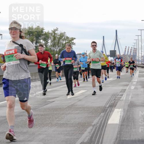 03.10.2025 - Köhlbrandbrückenlauf Michael Burmester http://msf.ph/oto/9162442 03.10.2025 16:05:35 Position 3 8098, 8315 meine-sportfotos.de