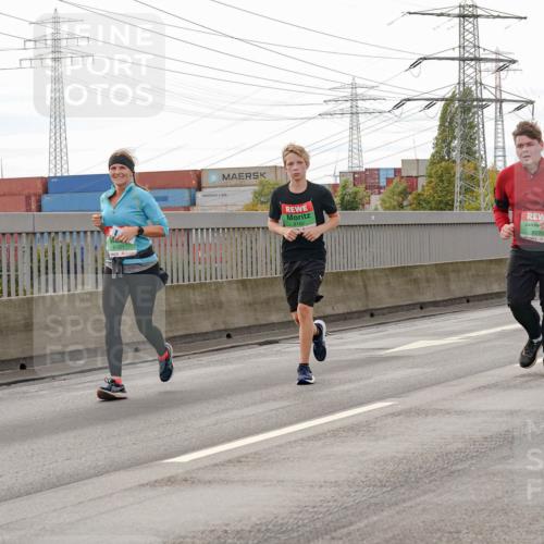 03.10.2025 - Köhlbrandbrückenlauf Michael Burmester http://msf.ph/oto/9162445 03.10.2025 16:05:37 Position 3 8161, 8290, 8314 meine-sportfotos.de