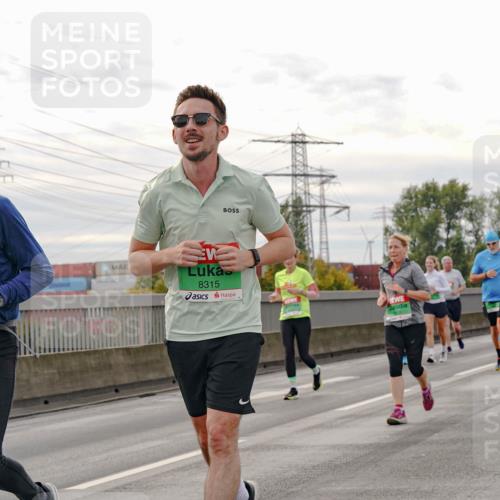 03.10.2025 - Köhlbrandbrückenlauf Michael Burmester http://msf.ph/oto/9162454 03.10.2025 16:05:40 Position 3 8290, 831, 8315 meine-sportfotos.de