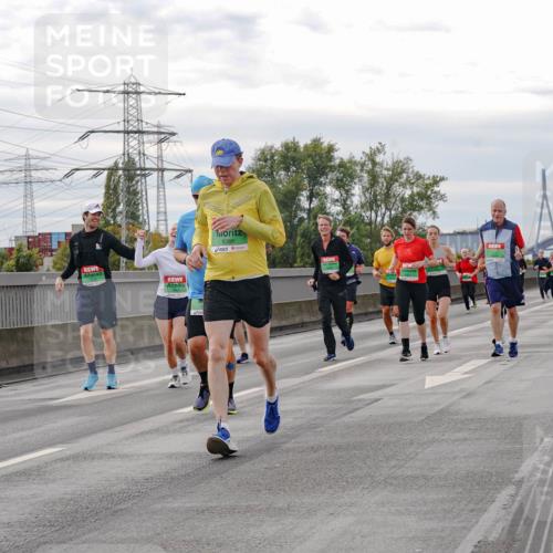 03.10.2025 - Köhlbrandbrückenlauf Michael Burmester http://msf.ph/oto/9162460 03.10.2025 16:05:42 Position 3 9388 meine-sportfotos.de