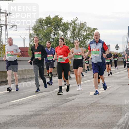 03.10.2025 - Köhlbrandbrückenlauf Michael Burmester http://msf.ph/oto/9162463 03.10.2025 16:05:43 Position 3 7853, 9749, 7779, 8321, 8325 meine-sportfotos.de