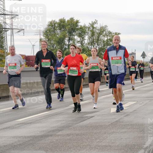 03.10.2025 - Köhlbrandbrückenlauf Michael Burmester http://msf.ph/oto/9162465 03.10.2025 16:05:44 Position 3 7853, 8321, 9749 meine-sportfotos.de