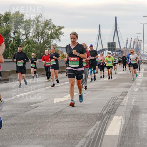 03.10.2025 - Köhlbrandbrückenlauf Michael Burmester http://msf.ph/oto/9162472 03.10.2025 16:05:46 Position 3 9749, 8325 meine-sportfotos.de