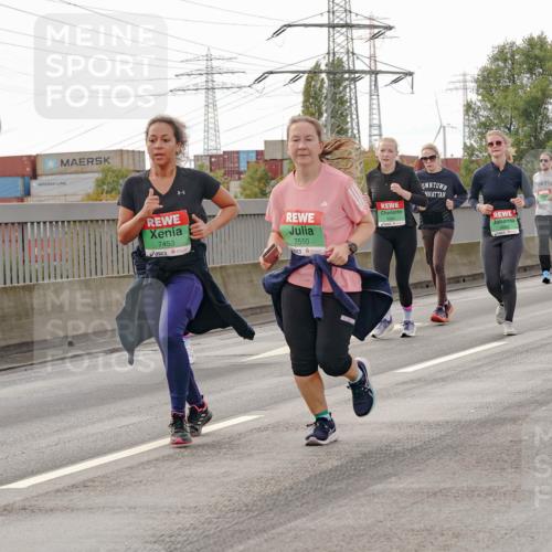 03.10.2025 - Köhlbrandbrückenlauf Michael Burmester http://msf.ph/oto/9162497 03.10.2025 16:05:57 Position 3 7453, 7550, 7436 meine-sportfotos.de