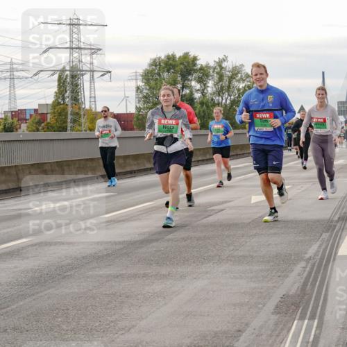 03.10.2025 - Köhlbrandbrückenlauf Michael Burmester http://msf.ph/oto/9162508 03.10.2025 16:06:00 Position 3 9043, 7735 meine-sportfotos.de