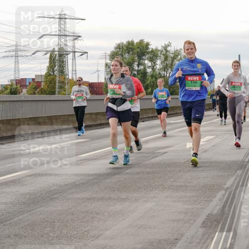 03.10.2025 - Köhlbrandbrückenlauf Michael Burmester http://msf.ph/oto/9162510 03.10.2025 16:06:00 Position 3 9043, 7735 meine-sportfotos.de
