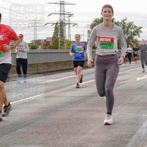 03.10.2025 - Köhlbrandbrückenlauf Michael Burmester http://msf.ph/oto/9162520 03.10.2025 16:06:03 Position 3 8263, 8345 meine-sportfotos.de