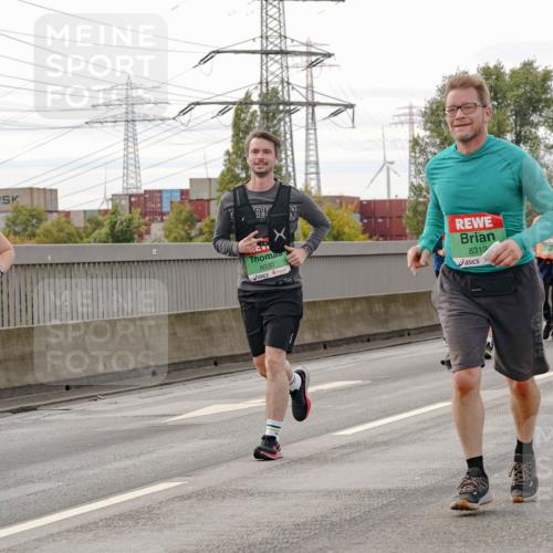 03.10.2025 - Köhlbrandbrückenlauf Michael Burmester http://msf.ph/oto/9162550 03.10.2025 16:06:14 Position 3 7956, 8030, 8319 meine-sportfotos.de