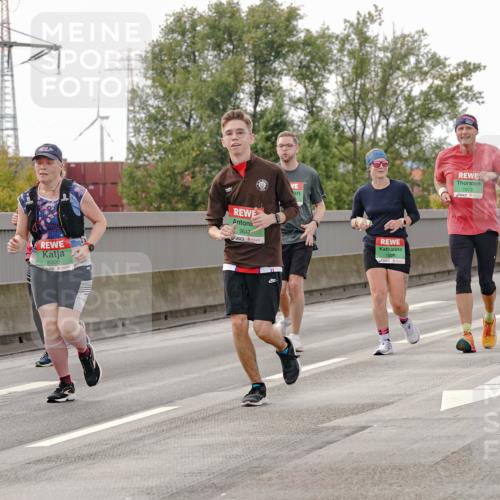 03.10.2025 - Köhlbrandbrückenlauf Michael Burmester http://msf.ph/oto/9162564 03.10.2025 16:06:18 Position 3 7589, 8300, 9647, 7973 meine-sportfotos.de